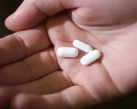 Daily Aspirin Demonstrates ‘Huge Effect’ in Stopping Bowel Cancer Return, Study Reports